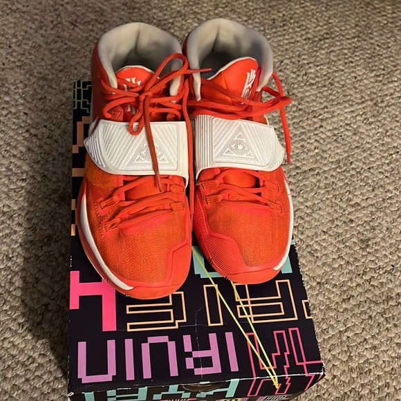 Nike Kyrie 6 TB PROMO. TEAM ORANGE/WHITE-WHITE. - Picture 2 of 9